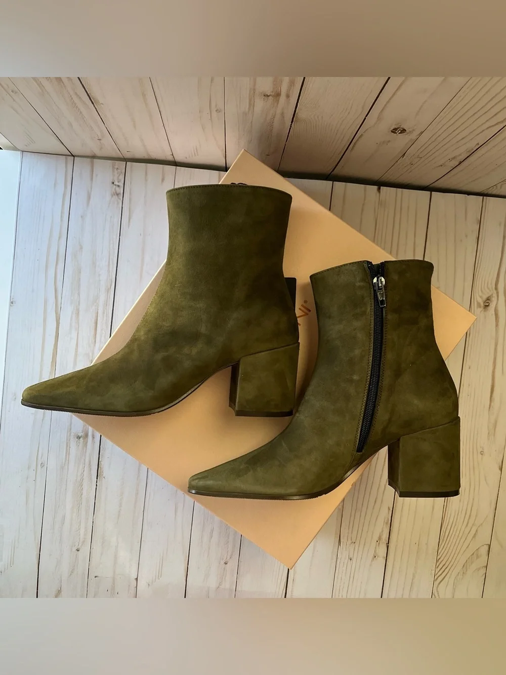 Napoleoni olive suede